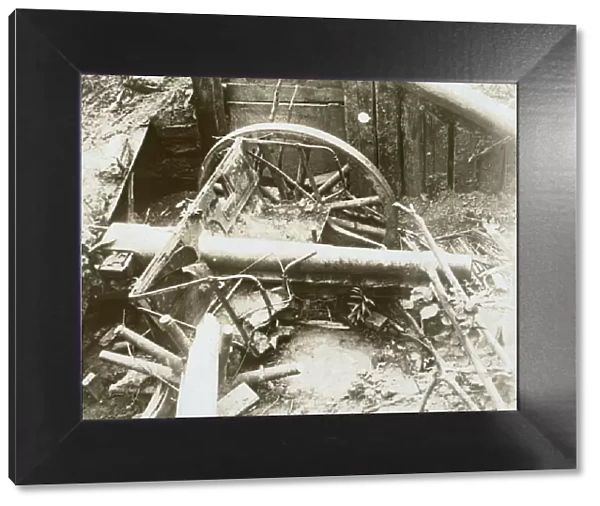 Destroyed 7. 7 field gun, Yser, Belgium, c1914-c1918