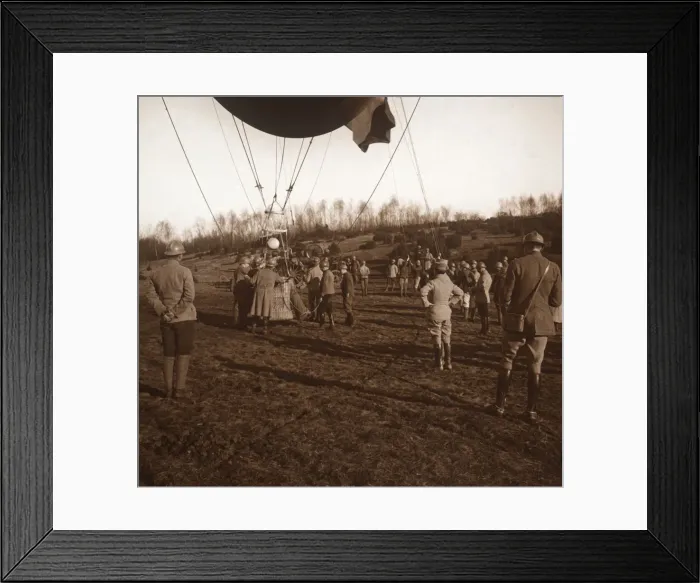 Framed Print : Basket of barrage balloon, c1914-c1918 Framed Print : Basket of barrage balloon, c1914-c1918