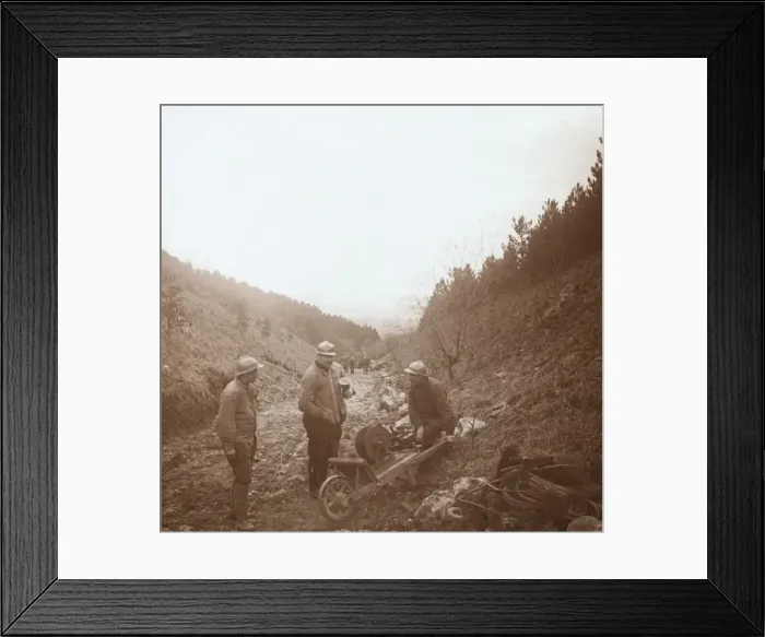 Framed Print : Telegraphists, Somme, northern France, c1914-c1918 Framed Print : Telegraphists, Somme, northern France, c1914-c1918