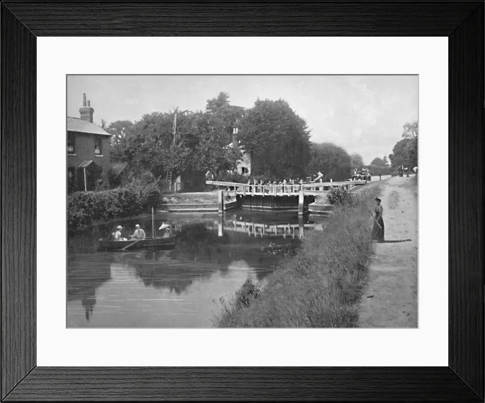 Framed Print : Sonning Lock: On the Thames, c1896. Artist: GW Wilson and Company Framed Print : Sonning Lock: On the Thames, c1896. Artist: GW Wilson and Company