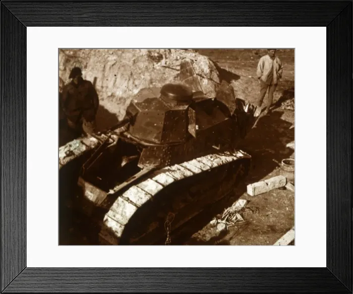 Framed Print : French tank, c1914-c1918 Framed Print : French tank, c1914-c1918