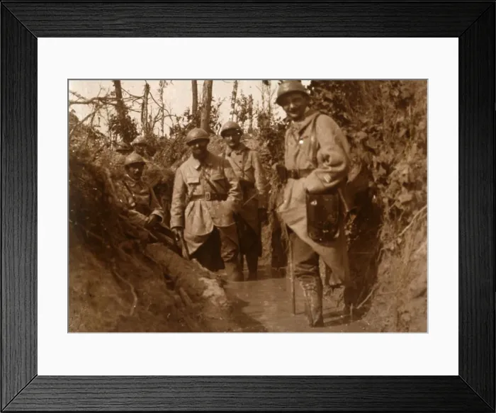 Framed Print : French soldiers in the mud, Chemin des Dames, northern France, c1914-c1918 Framed Print : French soldiers in the mud, Chemin des Dames, northern France, c1914-c1918