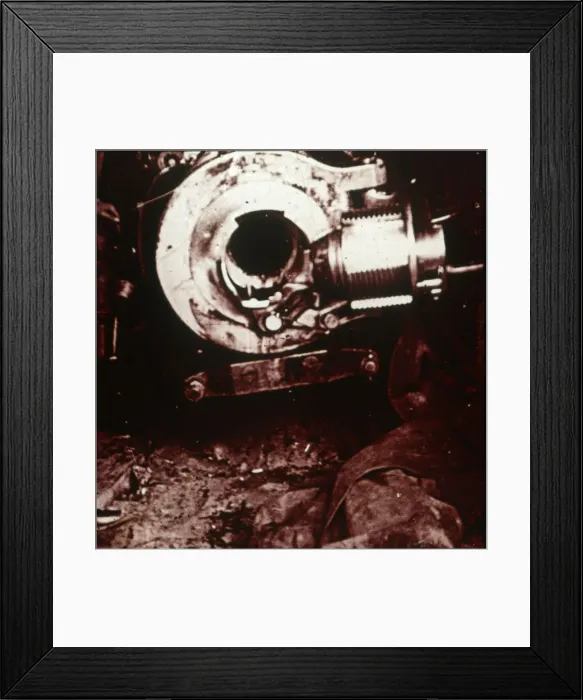 Framed Print : Breech of large cannon, c1914-c1918 Framed Print : Breech of large cannon, c1914-c1918