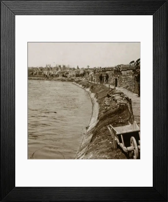 Framed Print : Trenches at Nieuwpoort, Flanders, Belgium, c1914-c1918 Framed Print : Trenches at Nieuwpoort, Flanders, Belgium, c1914-c1918