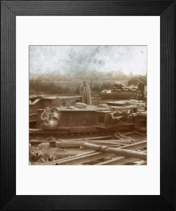 Framed Print : Railway mounting for Big Bertha gun, c1914-c1918 Framed Print : Railway mounting for Big Bertha gun, c1914-c1918
