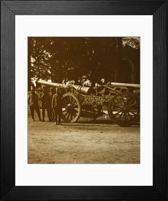 Framed Print : Cannon, c1914-c1918 Framed Print : Cannon, c1914-c1918