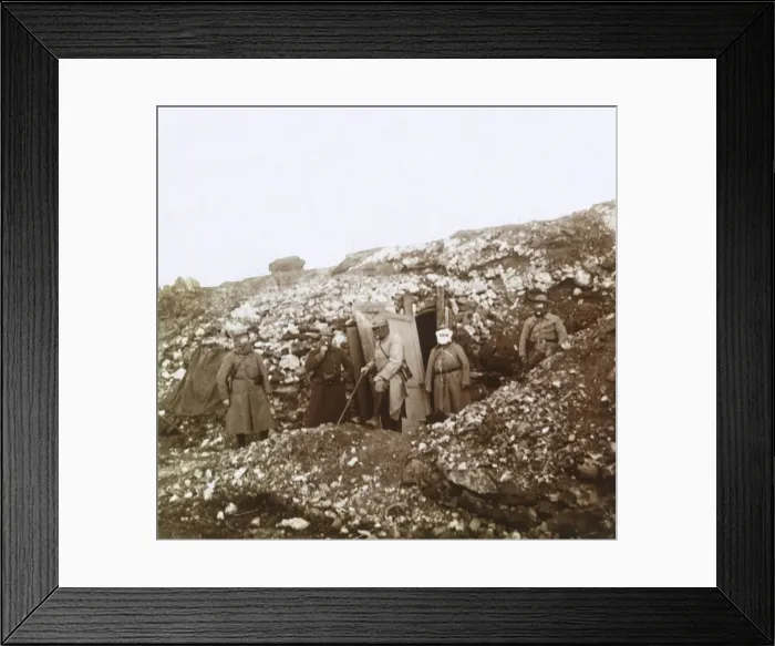 Framed Print : Soldiers wearing gas masks, c1914-c1918 Framed Print : Soldiers wearing gas masks, c1914-c1918
