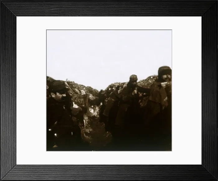 Framed Print : French soldiers in trenches, Vermelles, Northern France, c1914-c1918 Framed Print : French soldiers in trenches, Vermelles, Northern France, c1914-c1918