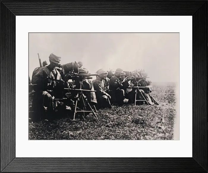 Framed Print : Machine gunners, c1914-c1918 Framed Print : Machine gunners, c1914-c1918