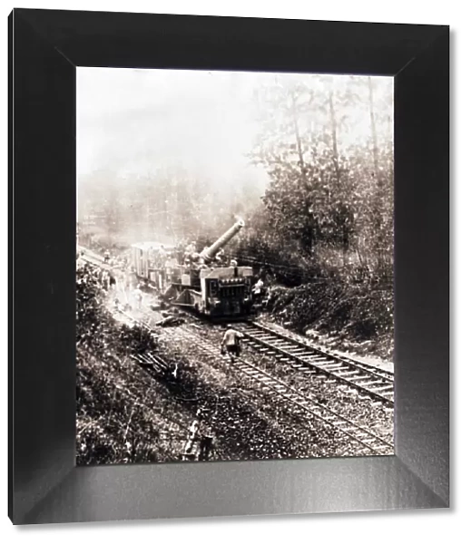 Heavy artillery on railway track, c1914-c1918