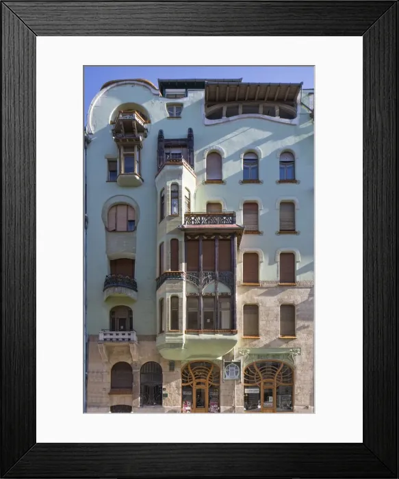 Framed Print : Lakohaz Apartment Hause, Budapest, Hungary, (1903), c2014-2017. Artist: Alan John Ainsworth