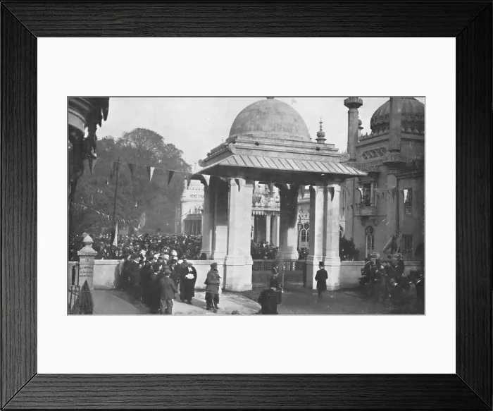Framed Print : Unveiling of the Indian Memorial Gateway by the Maharaja of Patiala, 26th October 1921, (1939) Framed Print : Unveiling of the Indian Memorial Gateway by the Maharaja of Patiala, 26th October 1921, (1939)