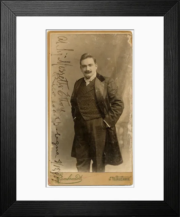 Framed Print : Portrait of the opera singer Enrico Caruso (1873-1921), 1900s. Creator: Photo studio Rembrandt Framed Print : Portrait of the opera singer Enrico Caruso (1873-1921), 1900s. Creator: Photo studio Rembrandt