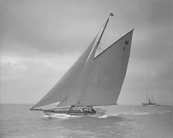 The 8 Metre class yacht Norman (H1) sailing close-hauled, 1911