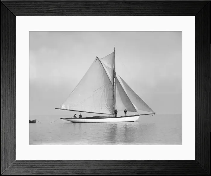 Framed Print : The cutter Wenda in light winds, 1912. Creator: Kirk & Sons of Cowes Framed Print : The cutter Wenda in light winds, 1912. Creator: Kirk & Sons of Cowes