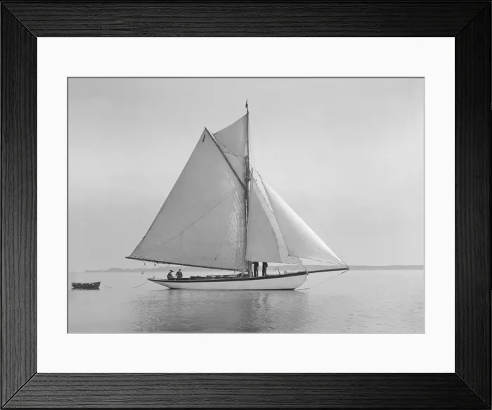 Framed Print : The cutter Wenda in light winds, 1912. Creator: Kirk & Sons of Cowes Framed Print : The cutter Wenda in light winds, 1912. Creator: Kirk & Sons of Cowes