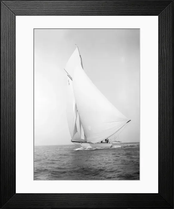 Framed Print : The 19-metre class Corona running downwind, 1911. Creator: Kirk & Sons of Cowes