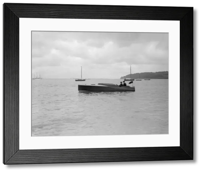 Framed Print : Wolseley hydroplane, 1912. Creator: Kirk & Sons of Cowes Framed Print : Wolseley hydroplane, 1912. Creator: Kirk & Sons of Cowes