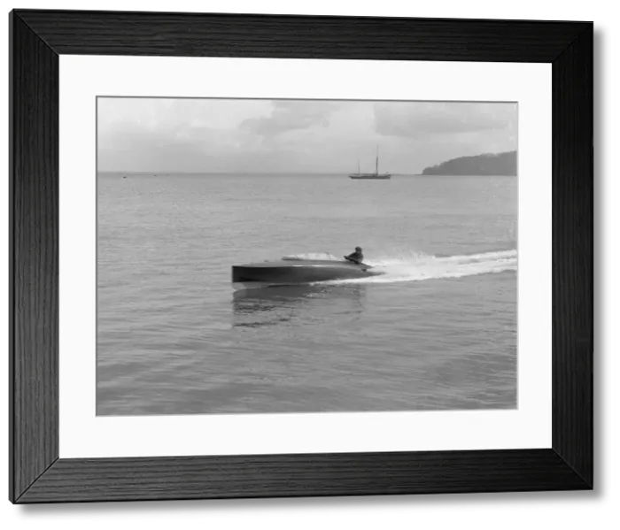 Framed Print : Wolseley hydroplane, 1914. Creator: Kirk & Sons of Cowes Framed Print : Wolseley hydroplane, 1914. Creator: Kirk & Sons of Cowes