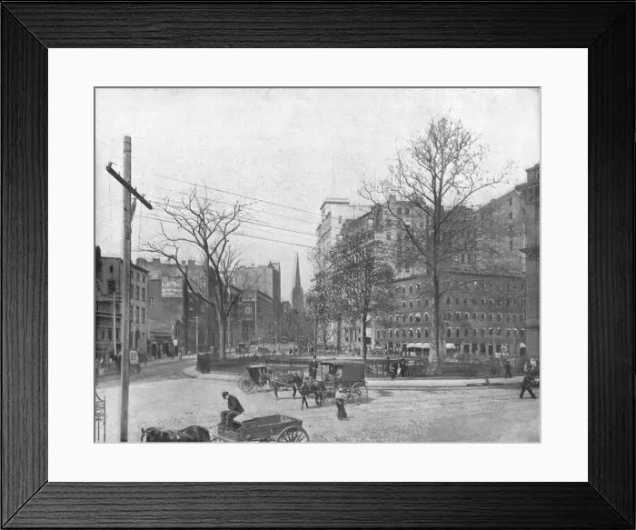 Framed Print : Bowling Green, New York, USA, c1900. Creator: Unknown Framed Print : Bowling Green, New York, USA, c1900. Creator: Unknown