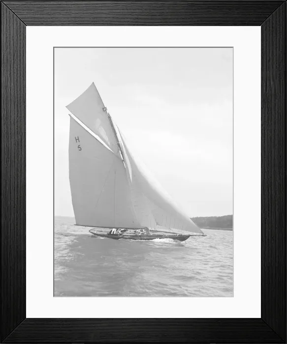 Framed Print : The 8 Metre Endrick sailing close-hauled, 1911. Creator: Kirk & Sons of Cowes Framed Print : The 8 Metre Endrick sailing close-hauled, 1911. Creator: Kirk & Sons of Cowes