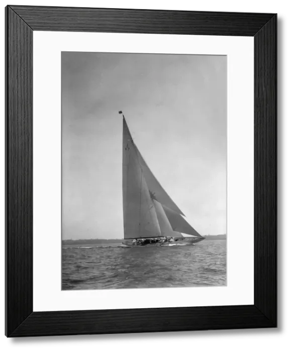 Framed Print : The 205 ton J-class yacht Velsheda sailing close hauled, 1935 Framed Print : The 205 ton J-class yacht Velsheda sailing close hauled, 1935