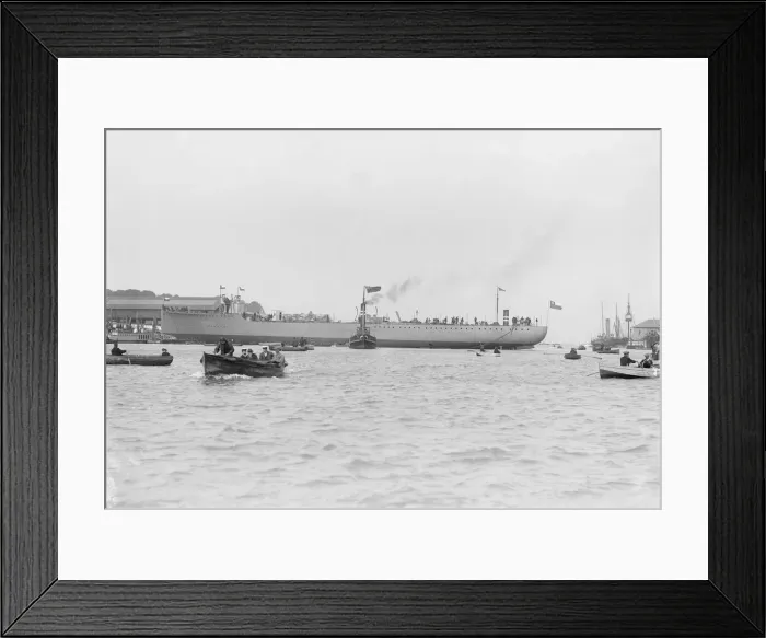 Framed Print : The launch of Chilean destroy Almirante Lynch, 28th September 1912 Framed Print : The launch of Chilean destroy Almirante Lynch, 28th September 1912
