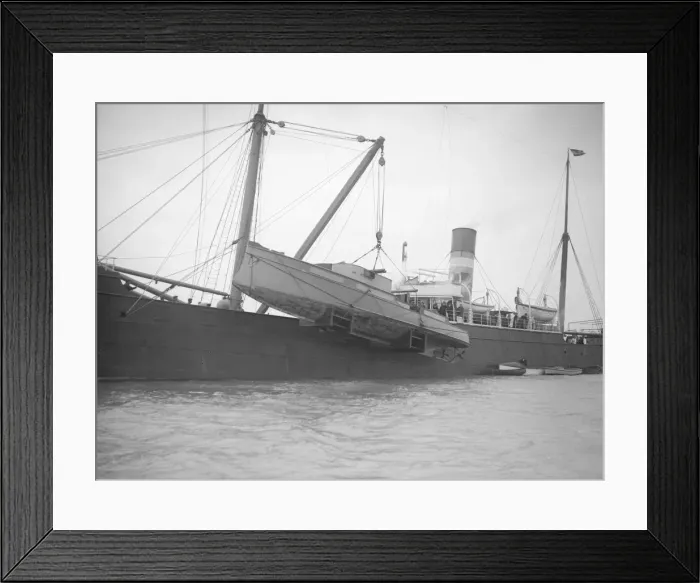 Framed Print : Sabin being shipped, 1912. Creator: Kirk & Sons of Cowes Framed Print : Sabin being shipped, 1912. Creator: Kirk & Sons of Cowes