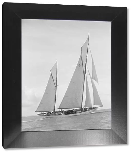 The 147 ton ketch Thendara sailing upwind. 1939. Creator: Kirk & Sons of Cowes