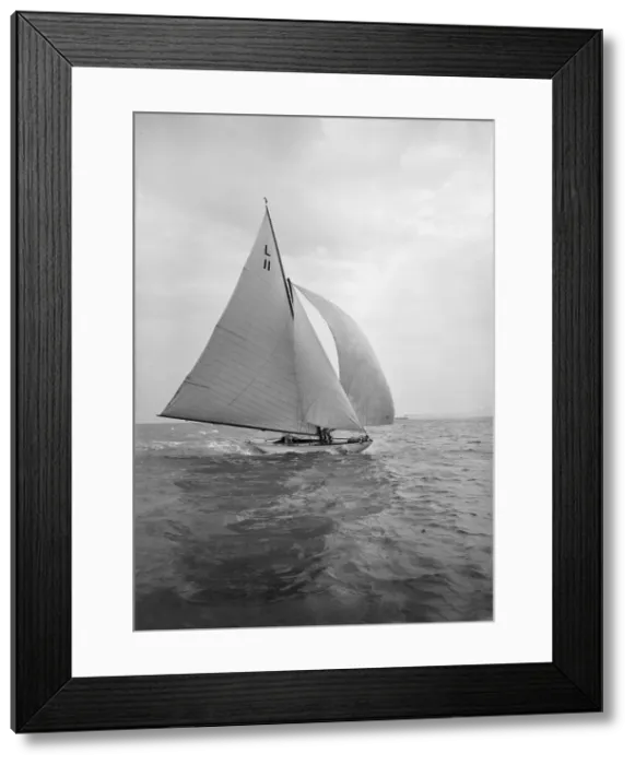 Framed Print : The 6 Metre Womba II, 1913. Creator: Kirk & Sons of Cowes Framed Print : The 6 Metre Womba II, 1913. Creator: Kirk & Sons of Cowes