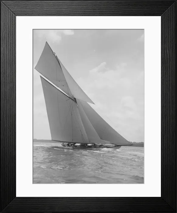 Framed Print : The 19-metre class Mariquita sailing close-hauled, 1911. Creator: Kirk & Sons of Cowes