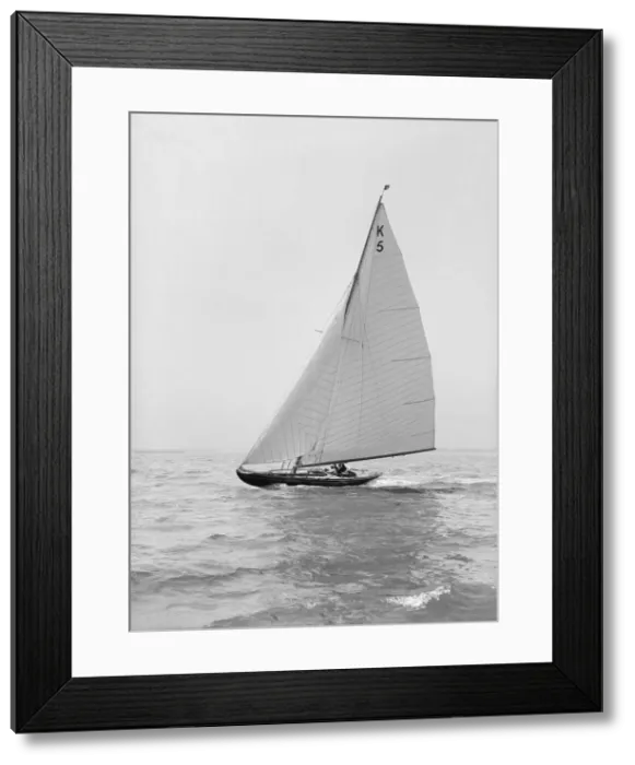 Framed Print : The 7 Metre yacht Strathendrick (K5), 1914. Creator: Kirk & Sons of Cowes Framed Print : The 7 Metre yacht Strathendrick (K5), 1914. Creator: Kirk & Sons of Cowes