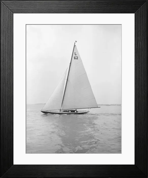 Framed Print : The 6 Metre class Mosquito sailing close-hauled, 1913. Creator: Kirk & Sons of Cowes