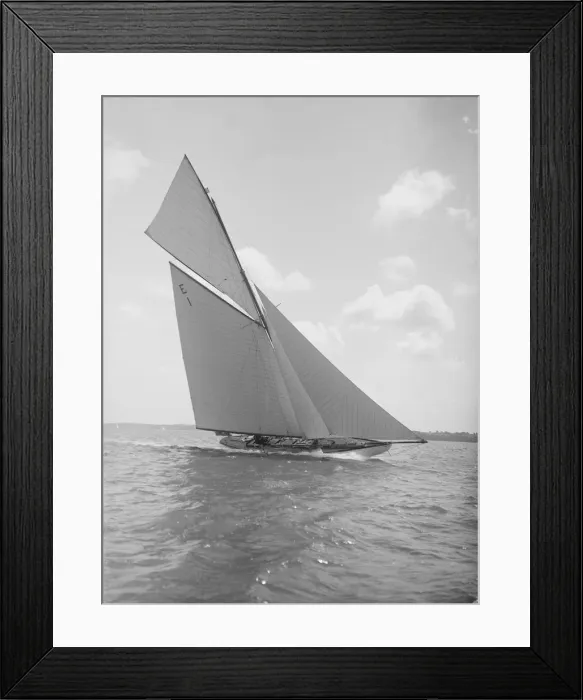 Framed Print : The 12 Metre yacht Alachie makes swift progress upwind, 1911. Creator: Kirk & Sons of Cowes Framed Print : The 12 Metre yacht Alachie makes swift progress upwind, 1911. Creator: Kirk & Sons of Cowes