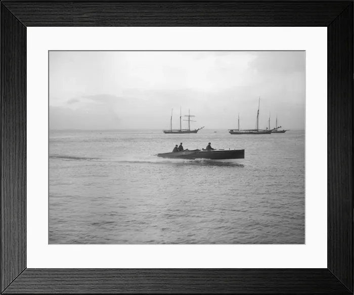 Framed Print : Hydroplane under way, 1913 Framed Print : Hydroplane under way, 1913