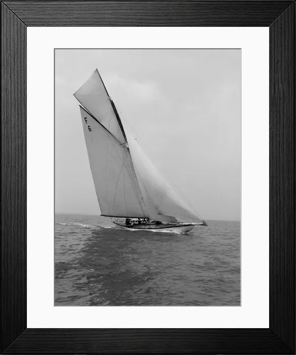 Framed Print : The 10 Metre class Eleda (F6) sailing close-hauled, 1914. Creator: Kirk & Sons of Cowes