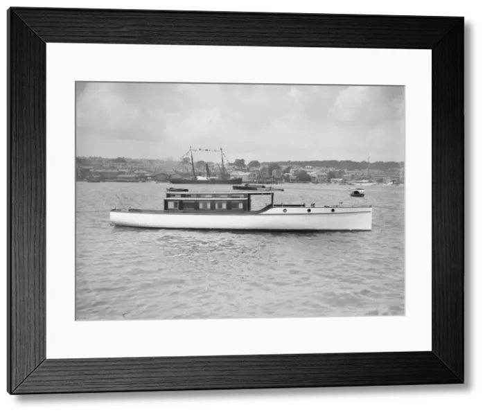 Framed Print : Wolseley motor launch. Creator: Kirk & Sons of Cowes Framed Print : Wolseley motor launch. Creator: Kirk & Sons of Cowes
