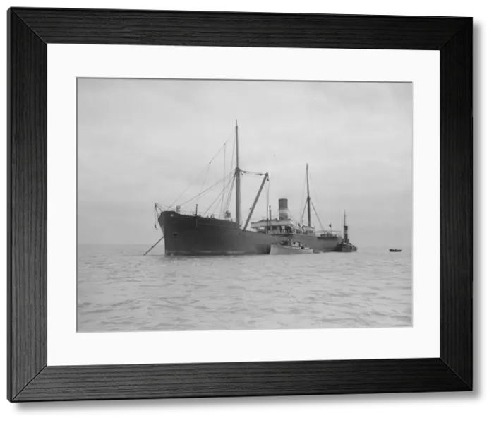 Framed Print : Sabin being shipped, 1912. Creator: Kirk & Sons of Cowes Framed Print : Sabin being shipped, 1912. Creator: Kirk & Sons of Cowes