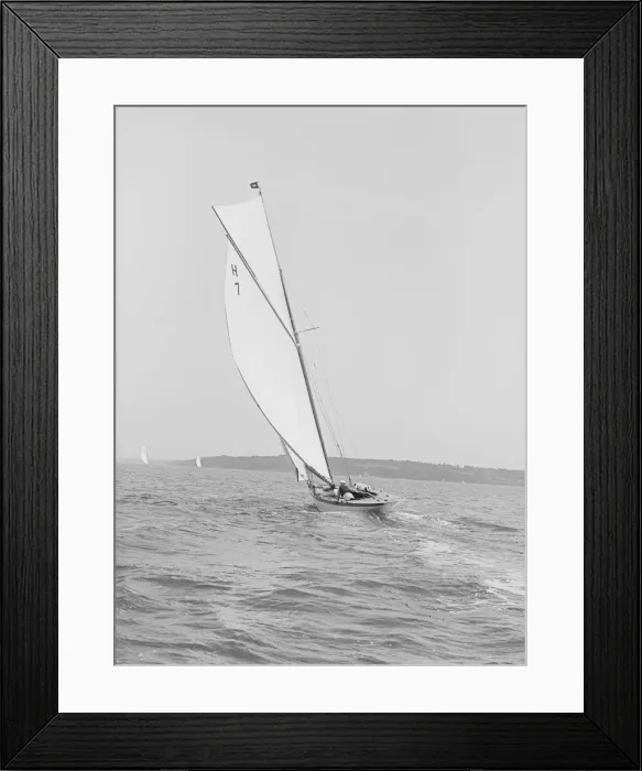 Framed Print : The 8 Metre Garraveen, 1914. Creator: Kirk & Sons of Cowes Framed Print : The 8 Metre Garraveen, 1914. Creator: Kirk & Sons of Cowes