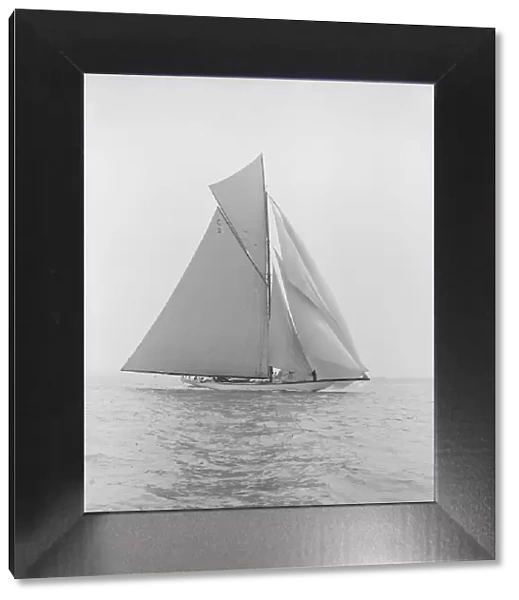 The 19-metre class Mariquita sailing downwind, 1913. Creator: Kirk & Sons of Cowes