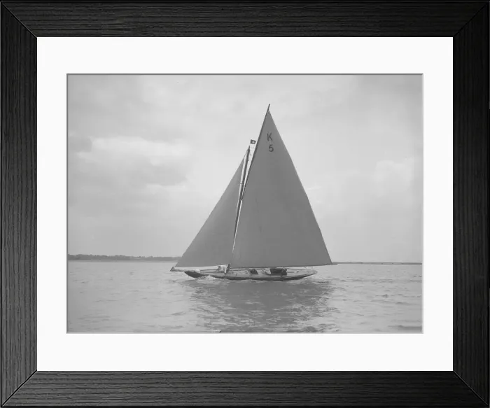 Framed Print : The 7 Metre class Endrick, 1912. Creator: Kirk & Sons of Cowes Framed Print : The 7 Metre class Endrick, 1912. Creator: Kirk & Sons of Cowes