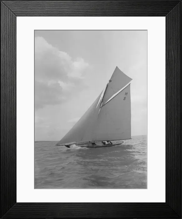 Framed Print : The 8 Metre class Endrick, 1911. Creator: Kirk & Sons of Cowes Framed Print : The 8 Metre class Endrick, 1911. Creator: Kirk & Sons of Cowes