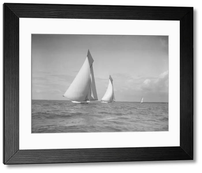 Framed Print : The 19-metre class Mariquita & Corona race downwind under spinnaker, 1911 Framed Print : The 19-metre class Mariquita & Corona race downwind under spinnaker, 1911