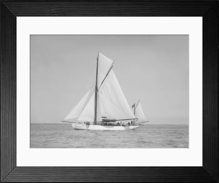 Framed Print : The yawl Suzanne under sail, 1911. Creator: Kirk & Sons of Cowes Framed Print : The yawl Suzanne under sail, 1911. Creator: Kirk & Sons of Cowes