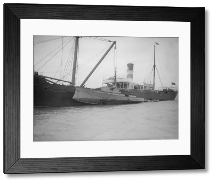 Framed Print : Sabin being shipped, 1912. Creator: Kirk & Sons of Cowes Framed Print : Sabin being shipped, 1912. Creator: Kirk & Sons of Cowes
