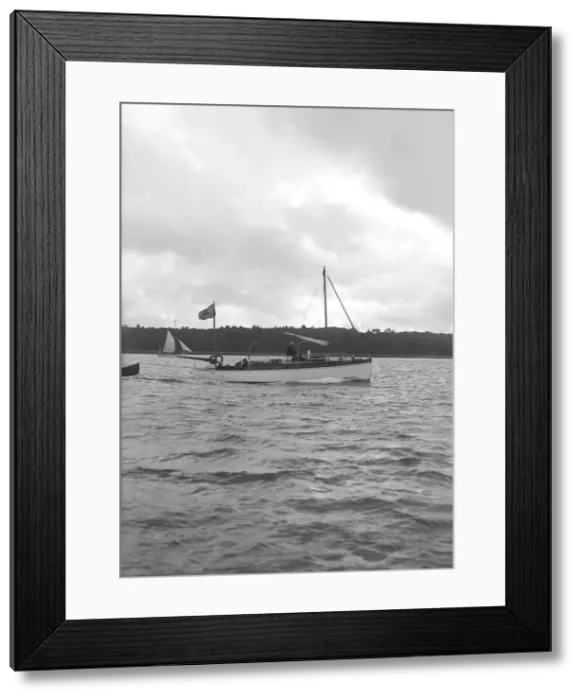 Framed Print : The motorboat Maga under way, 1913. Creator: Kirk & Sons of Cowes Framed Print : The motorboat Maga under way, 1913. Creator: Kirk & Sons of Cowes