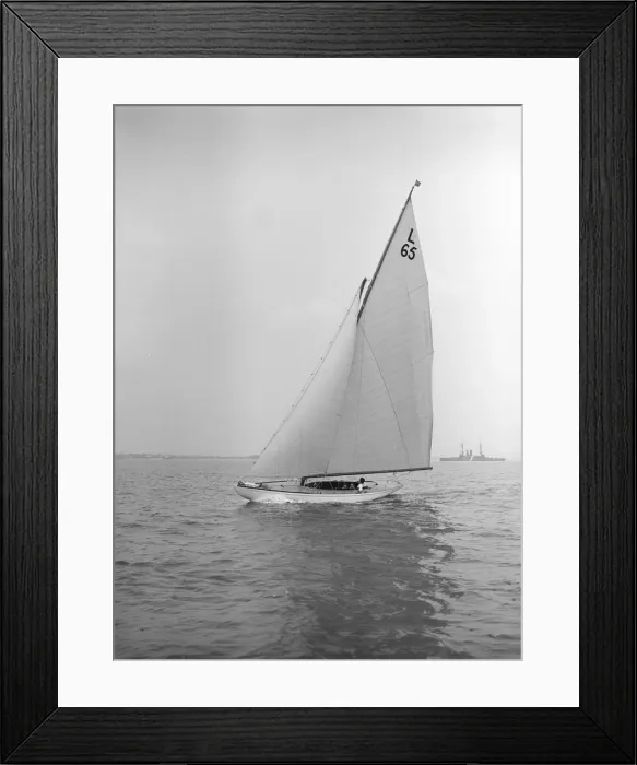 Framed Print : The 6 Metre sailing yach t Pichin (L65), 1913. Creator: Kirk & Sons of Cowes Framed Print : The 6 Metre sailing yach t Pichin (L65), 1913. Creator: Kirk & Sons of Cowes