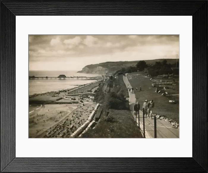 Framed Print : Small Hope Bay and Shanklin Pier, I. W. from Cliff Walk, c1920. Creator: Unknown Framed Print : Small Hope Bay and Shanklin Pier, I. W. from Cliff Walk, c1920. Creator: Unknown
