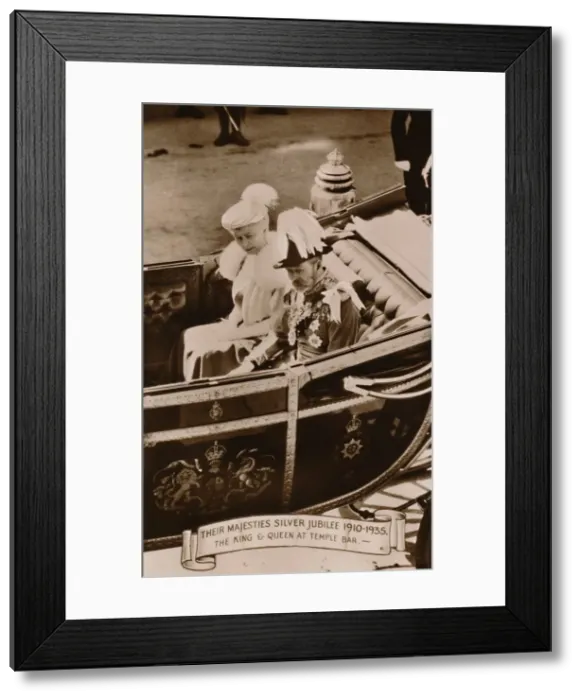 Framed Print : Their Majesties Silver Jubilee 1910-1935. The King & Queen at Temple Bar, 1935 Framed Print : Their Majesties Silver Jubilee 1910-1935. The King & Queen at Temple Bar, 1935