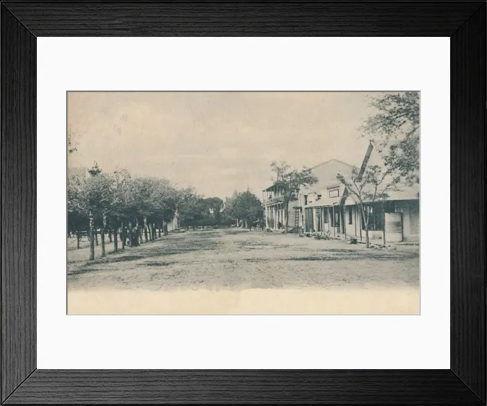 Framed Print : Loop Street, Middelburg, Cape Colony, 1901-1910. Creator: Unknown Framed Print : Loop Street, Middelburg, Cape Colony, 1901-1910. Creator: Unknown
